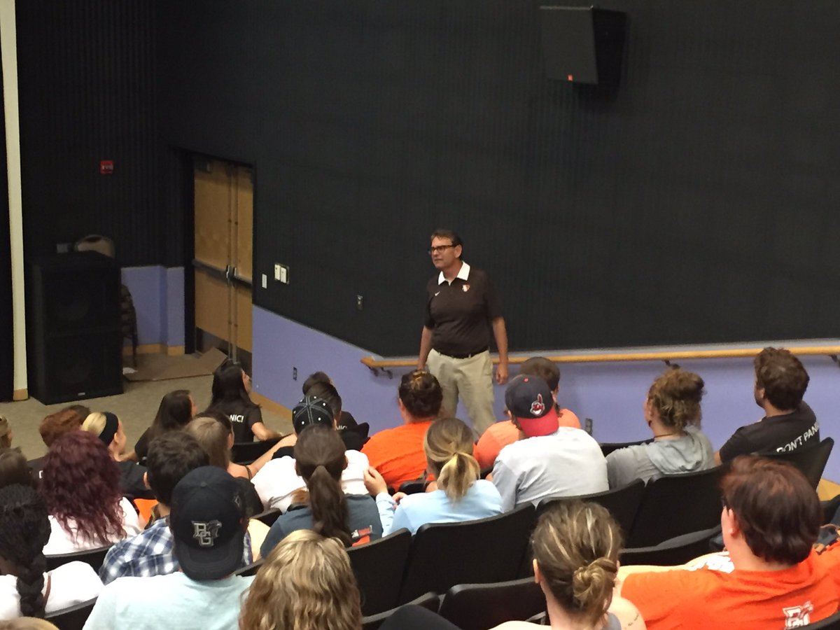 bgsuorientation's tweet photo. Thanks @VanFalcon1 for sharing some inspiration with our OWGLs as we get ready for Opening Weekend 2016 to start!! https://t.co/C3Xzfz0EmI