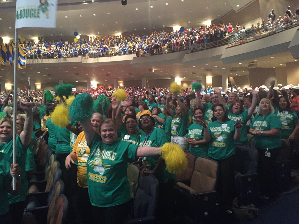 JMClip's tweet photo. #kleinkickoff16 #mcdouglekisd https://t.co/5CaqmzIHjP