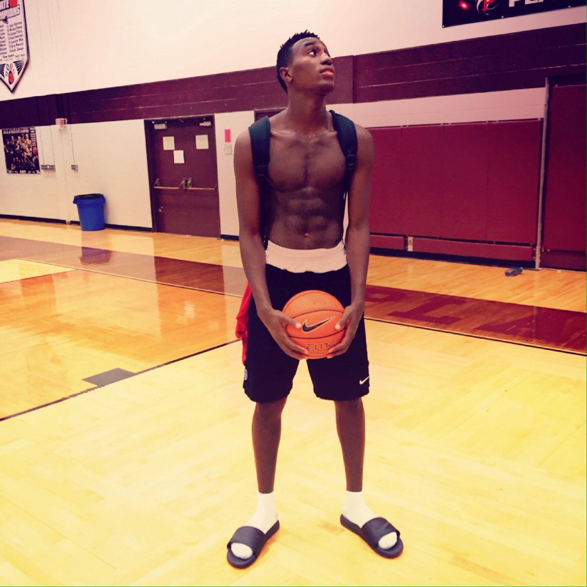 Marvensperion's tweet photo. Go hard no excuses ⛹🏾🏀💯 https://t.co/MqFRElqmbN