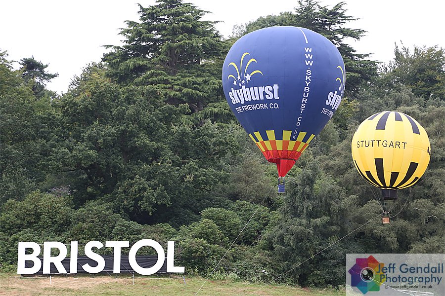 JeffGPhotos's tweet photo. Model balloons at the Bristol Balloon Fiesta 2016
https://t.co/VgdQQBfzOa
#bibf @SkyburstTFCo #modelballoons https://t.co/rBc1jQIyuh