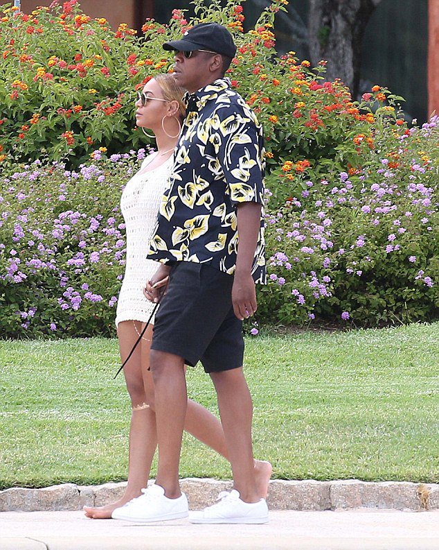 beyonceawards1's tweet photo. #MTVHOTTEST BEYONCE https://t.co/2GQwTKUc2h