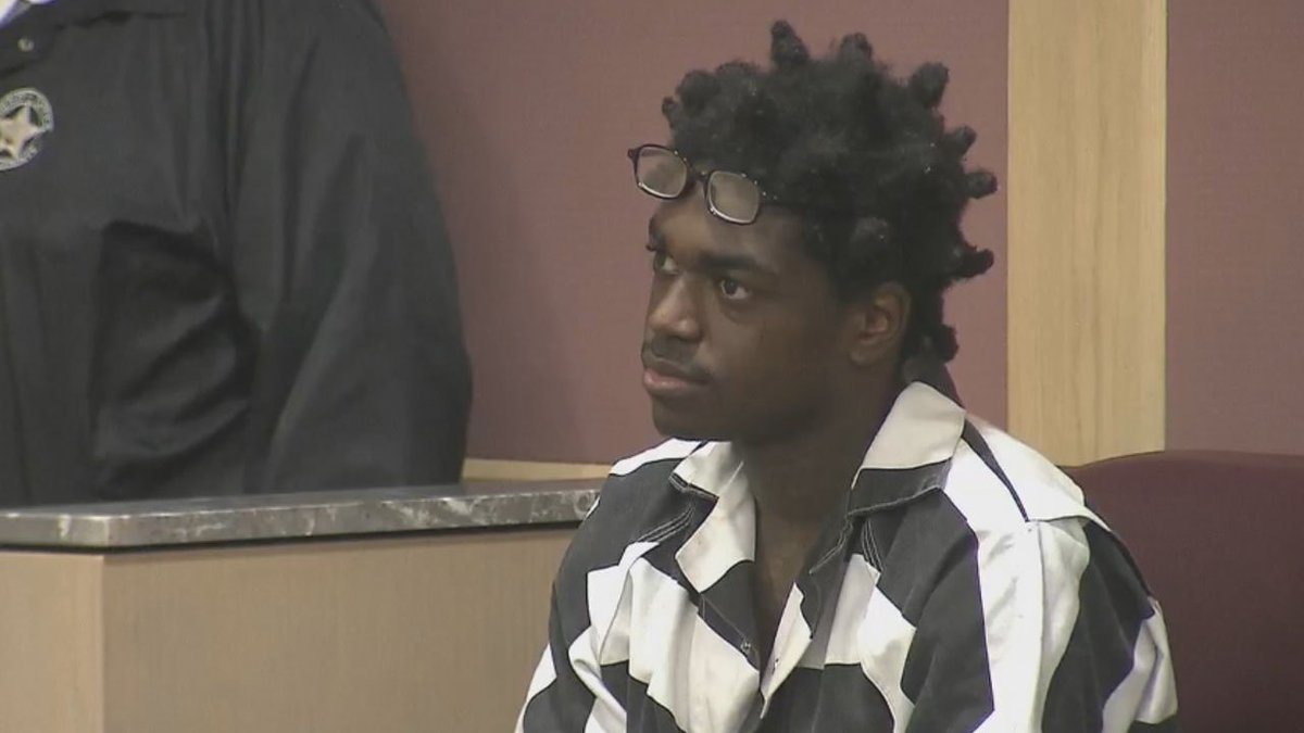 Hold on, @KodakBlack1k will no longer be getting out of jail bit.ly/2bo3Q3F?utm_me… https://t.co/f7Dx6NJWVT