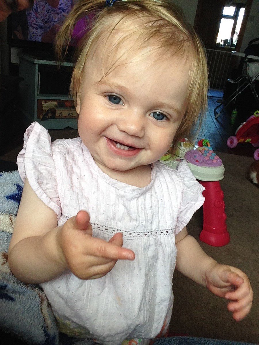 shezneyH's tweet photo. This cheeky pickle Everyday 😍 #love #daughter #beautiful #everything https://t.co/eJbfsht3Z6