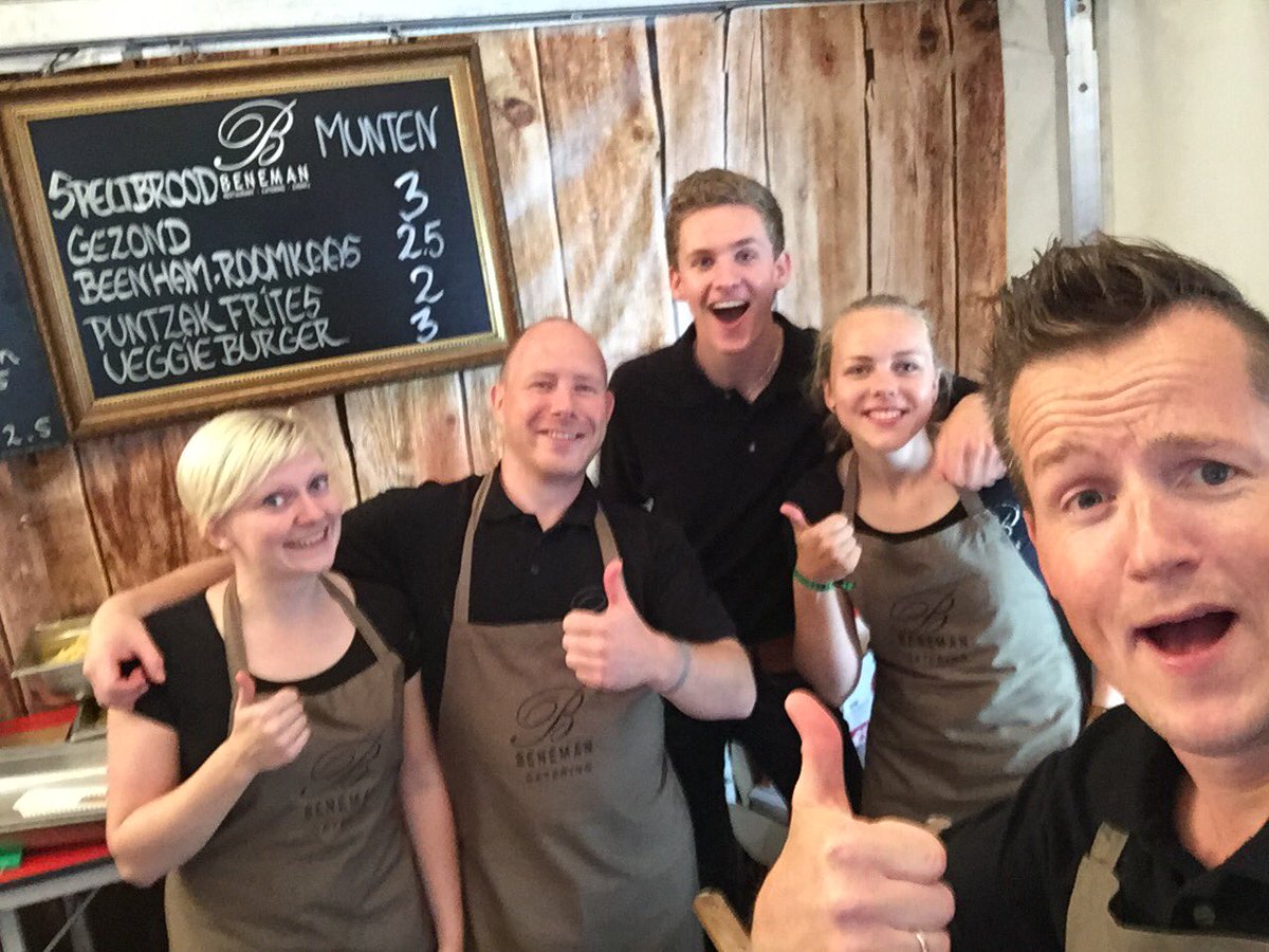 JCIOAchterhoek's tweet photo. Vanavond vind je de JCI'ers in het #steengroevetheater bij #mzn8d! Black Angus Beefburger anyone? https://t.co/HXZb8LrU2P