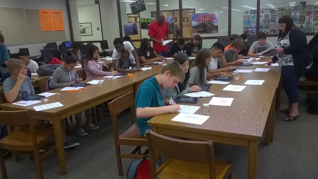 ShepardAstros's tweet photo. The start of a new academic era at Shepard: Freshmen receiving iPads. https://t.co/HjI9vrA7ss