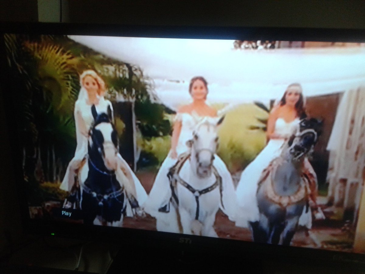 Lucas_AbreuO's tweet photo. #FinalLasAmazonas @MariluzBermudez @DannaGarcia @gretelvaldez @victoriaruffo31 @andrespalacios1 ♥♡♥♡ https://t.co/BAEpeKmQdD