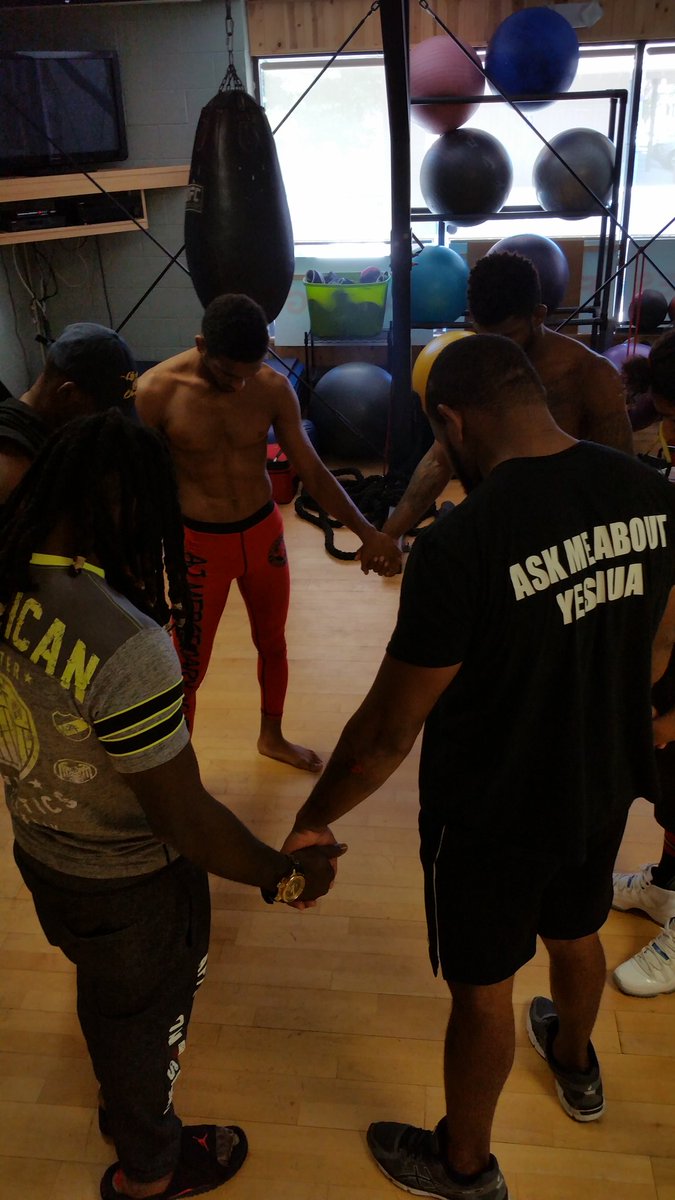 Big BEAR ANYWHERE...WE STAY PRAYED UP BELLATOR  #160 HERE WE COME.