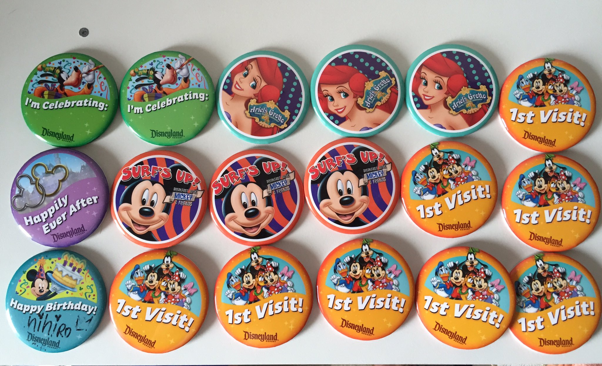 Disney Day S アナハイムのディズニーランド Amp カリフォルニアアドベンチャーでもらった缶バッチ ボタン アナハイム ディズニーランド カリフォルニアアドベンチャー 缶バッチ T Co Pksnykdagd Twitter Disney Day S アナハイムのディズニーランド Amp カリフォルニアアドベンチャーでもらった缶バッチ ボタン アナハイム ディズニーランド カリフォルニアアドベンチャー 缶バッチ T Co Pksnykdagd Twitter