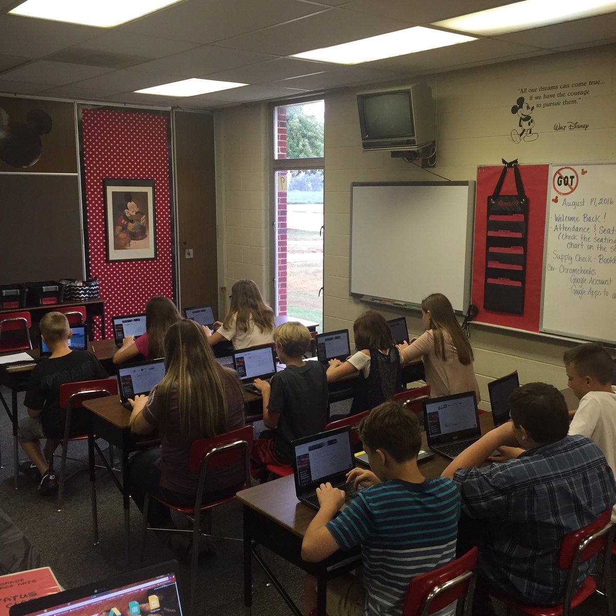 LErdcaudill's tweet image. Great first day. 👍🏼 #chromebooks #computersavvy #loveit #mcdowellstudentsarethebest