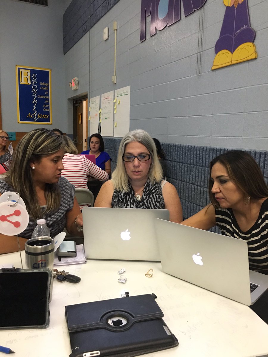 Our digital classroom team is hard at work! #HCISD #WilsonHCISD #TechGurus 💻📱