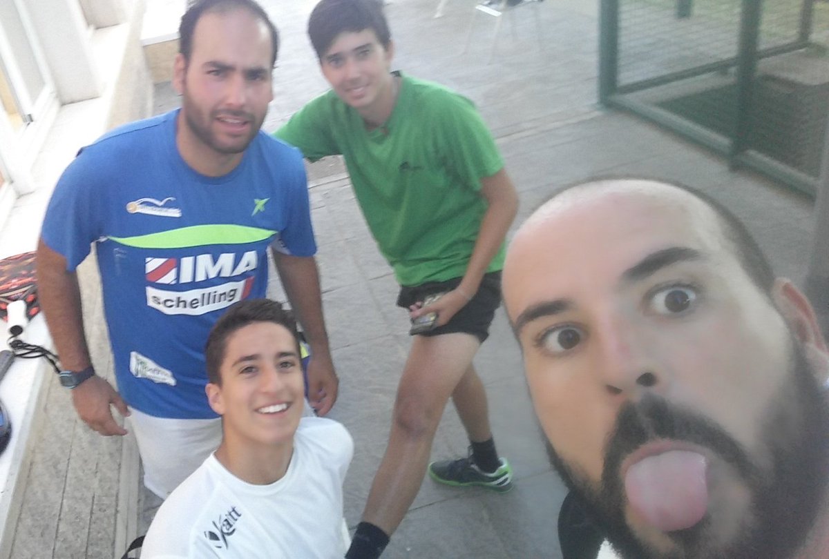 barrerawilly's tweet photo. Vuelta a las pistas,partido con @MarchenaAbraham Vs los niñatos @franikiki16 y @mariodelcastil3 https://t.co/Vw0SoZu6yd