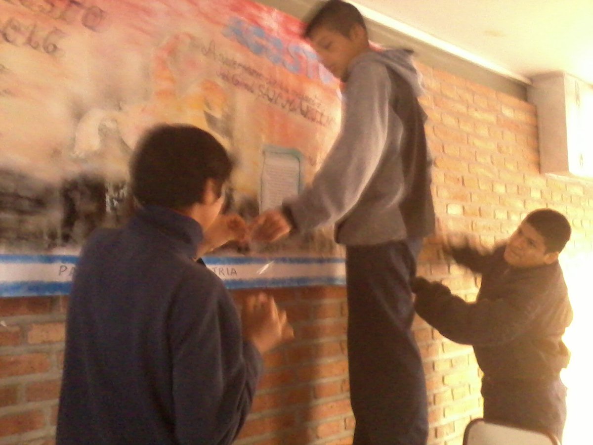 MIRTASULCA1's tweet photo. Taller pintura caj Moldes pte acto a San Martin https://t.co/N5ct9BINMq