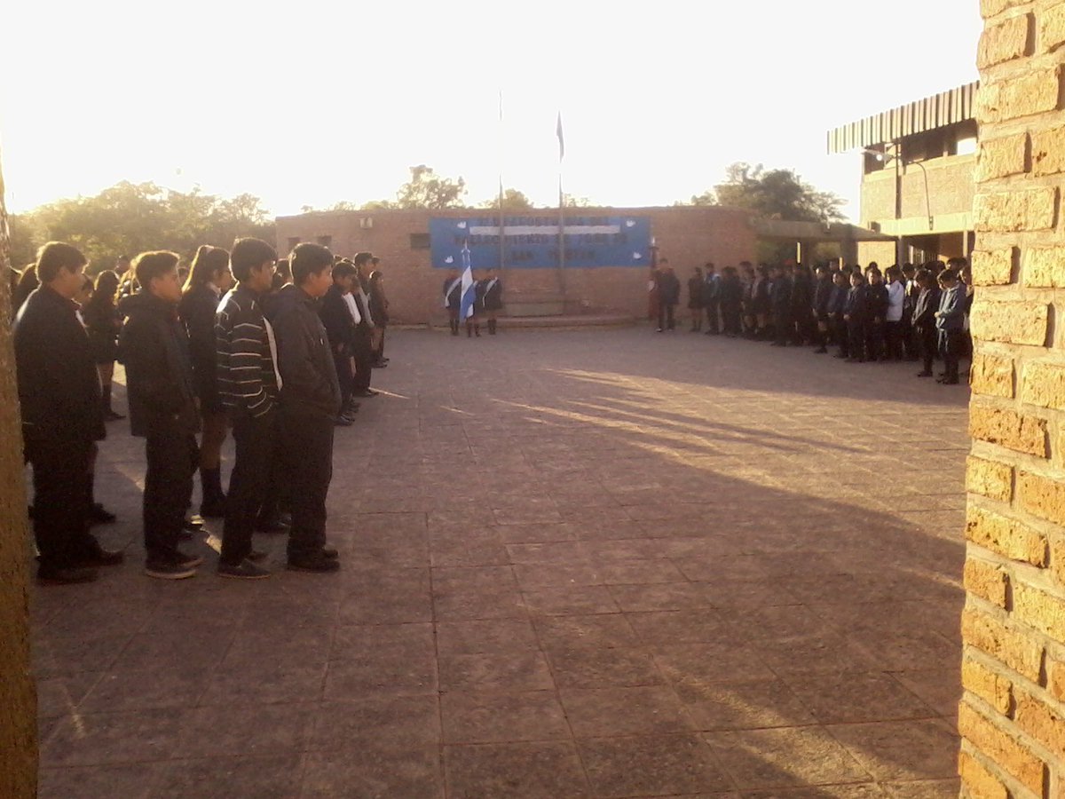 MIRTASULCA1's tweet photo. Taller pintura caj Moldes pte acto a San Martin https://t.co/N5ct9BINMq