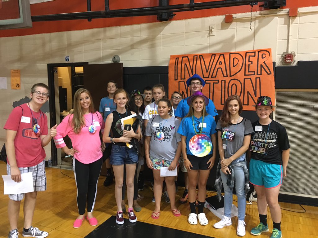 LinkNHS's tweet photo. Consider the Class of 2020 oriented! Thanks to the AMAZING Link Leaders pictured up top!! #totalsupport https://t.co/xiZKphsPYP