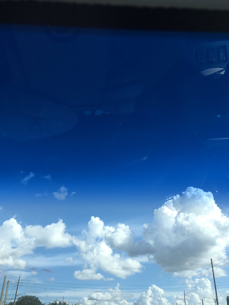 MatlockKelley's tweet photo. Finally a dry drive home. #sunny skies ##rain go away #sunny Florida https://t.co/VAsUqOQ8zO