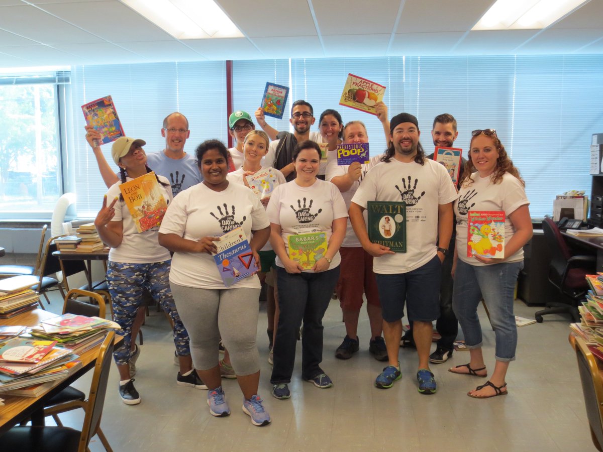Synacor's tweet photo. Team @Synacor United Way Day of Caring - West Side Community Services! @UWBEC #DOC2016BFLO #DayOfCaring. https://t.co/mpDx5BWV7D