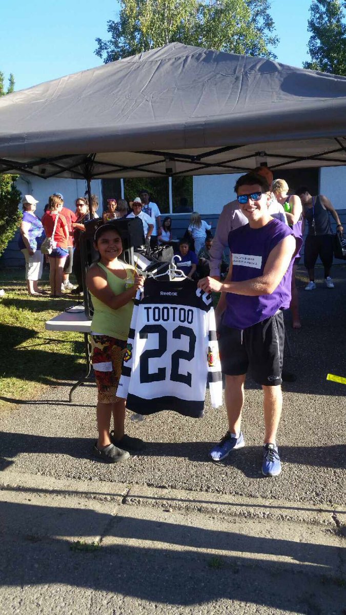 Congrats to Madelynn on winning the signed Tootoo jersey! <a href="/Jtootoo22/">Jordin Tootoo</a> has a new fan 👍🏼@CCMindRight <a href="/TeamTootooFund/">Team Tootoo Fund</a>
