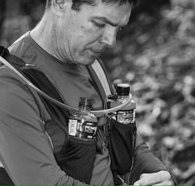UltrailrunnersC's tweet photo. Manuel S. @PuraVidaMas ejemplo de constancia y excelente corredor de montaña !! #Trailrunning #trailrunners #run https://t.co/T9YAuRH2O7