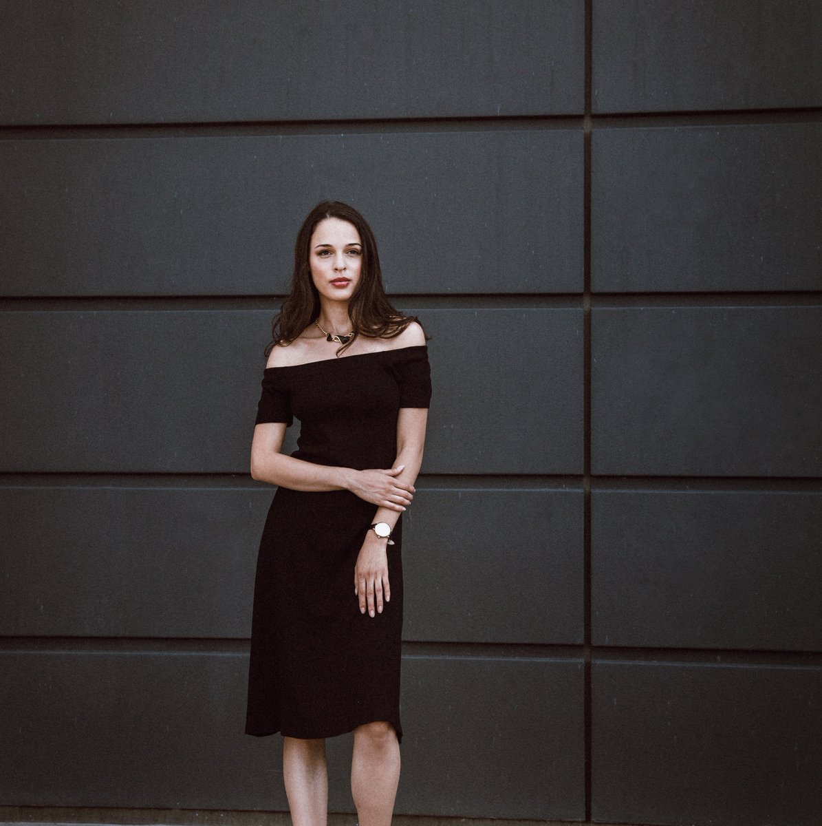 Mill_No_3's tweet photo. Make classic styles feel contemporary by revealing the slightest hint of skin. #millno3 @ShopThreeDots https://t.co/vXdRTFwRSl