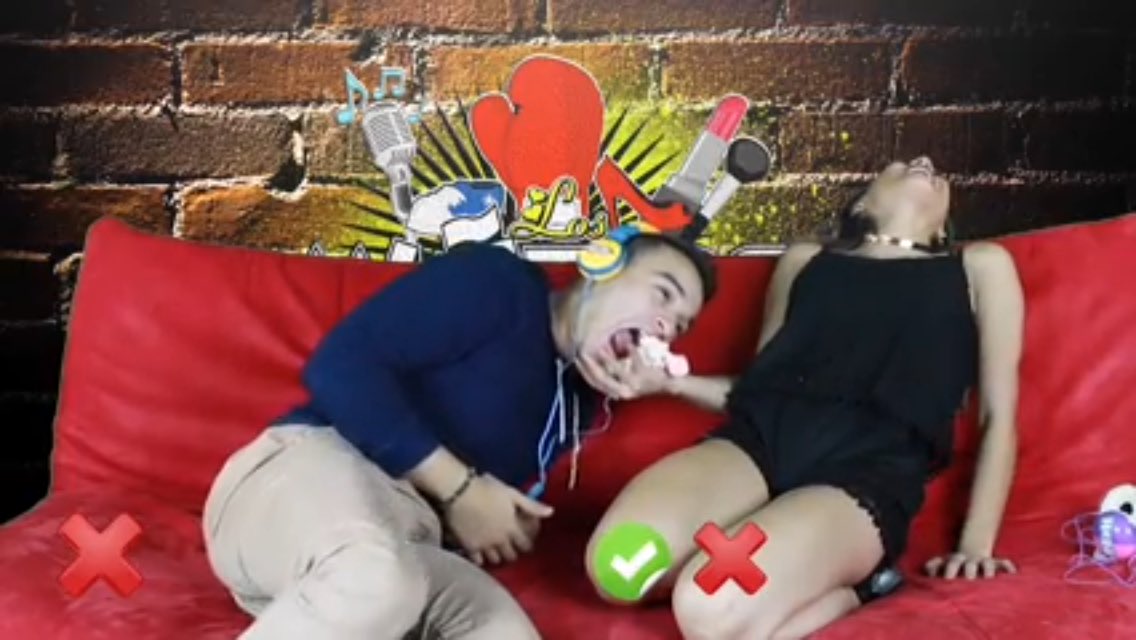 X_alee25_X's tweet photo. Muero de risa 😂 sin duda son los mejores 🙌🏼😁 #blogdelosmunekos @HmGerardo @gabyramiirezz @los_munekos https://t.co/It9noSEs4v