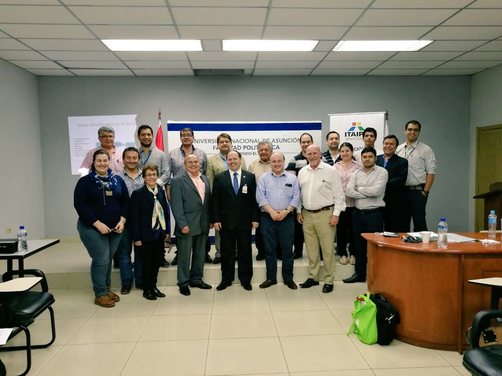 itaipuparaguay's tweet photo. Cierre del Taller sobre Cambio Climático en  @fpune @PedroDomaniczky @Norman_EBM https://t.co/F824yDinkA