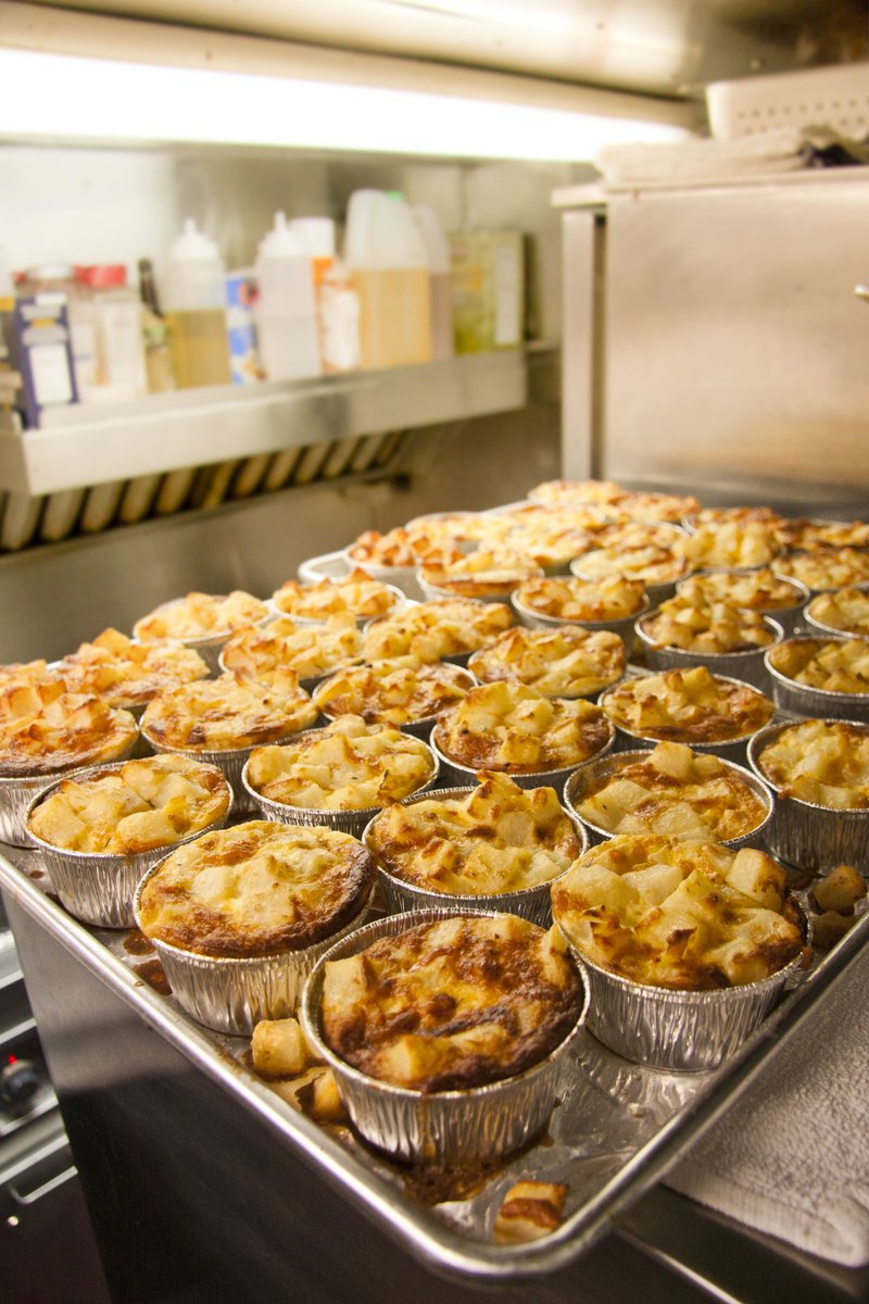 TravelPullman's tweet photo. Pullman's popular King's Dinner as prepared by Chef Dan Traynor. #ChefTracks https://t.co/6VxdvFK13Y