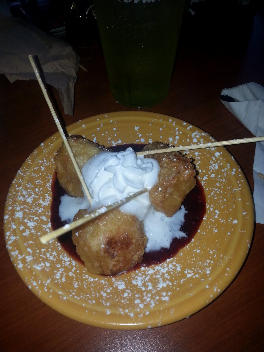 Jasonkyleschmi1's tweet photo. I went to The Melt bar and grill and my food was amazing especially the deep fried twinkies https://t.co/hlTZV1gD6c