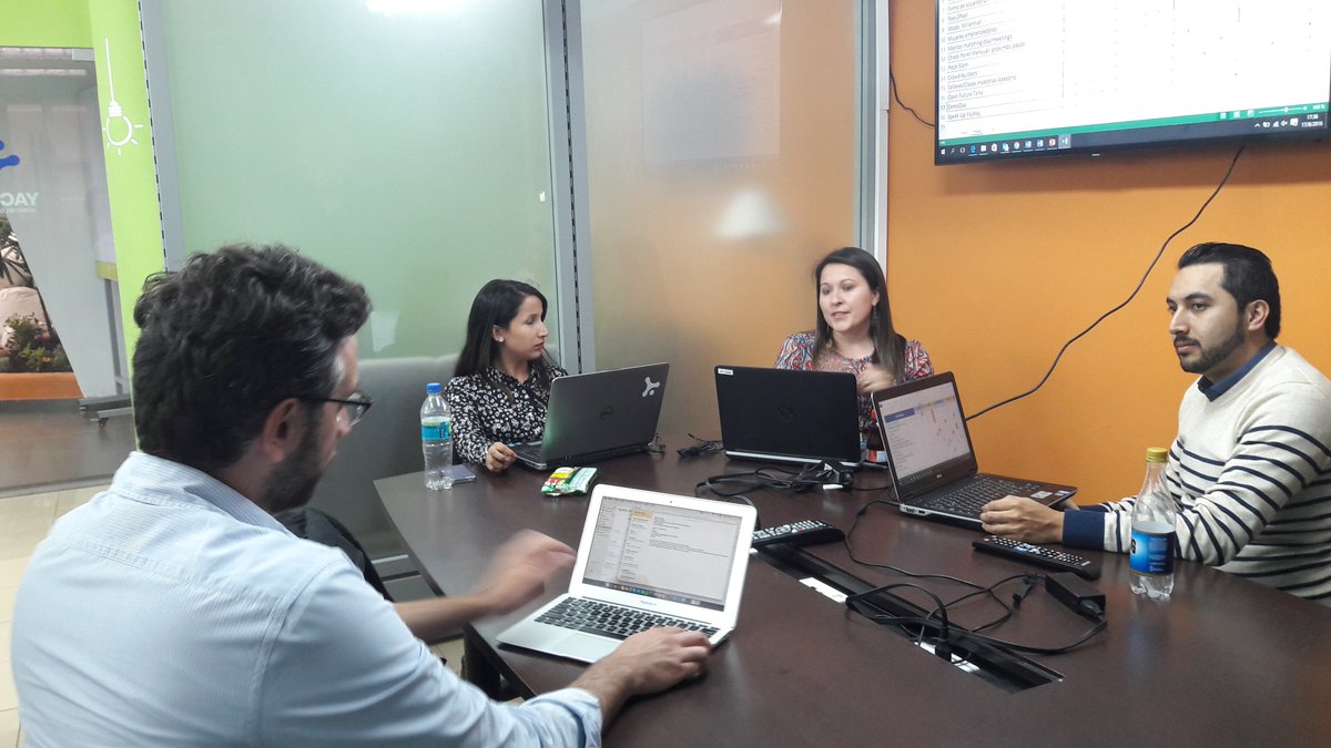 SiembraEP's tweet photo. Maneras de innovación y posicionamiento en mercado, @Encuentrahoy recibe  mentoría para su proyecto #SomosInnovación https://t.co/1v0MzUQSLF