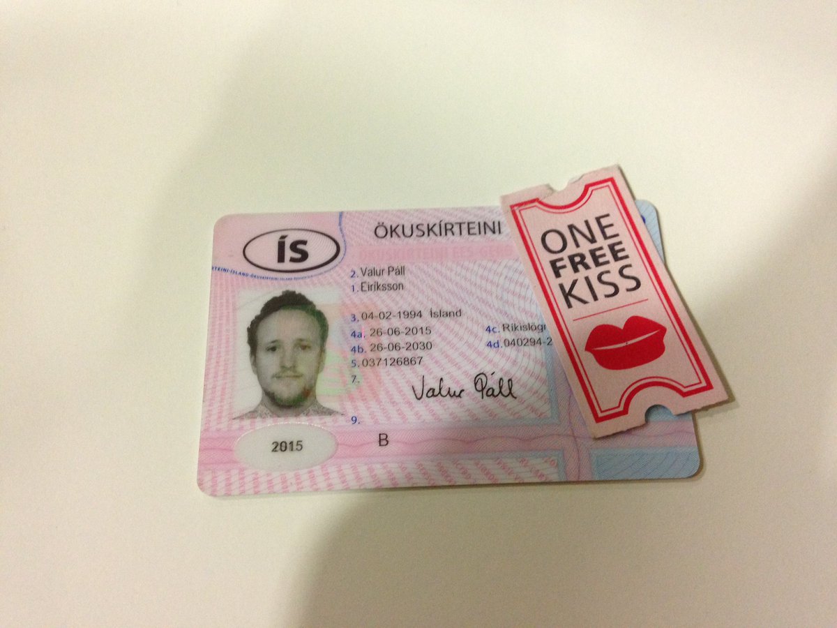 Var stoppaður af löggunni á 120. Rétti honum óvart þennan miða með skírteininu. Long story short, slapp við sekt.