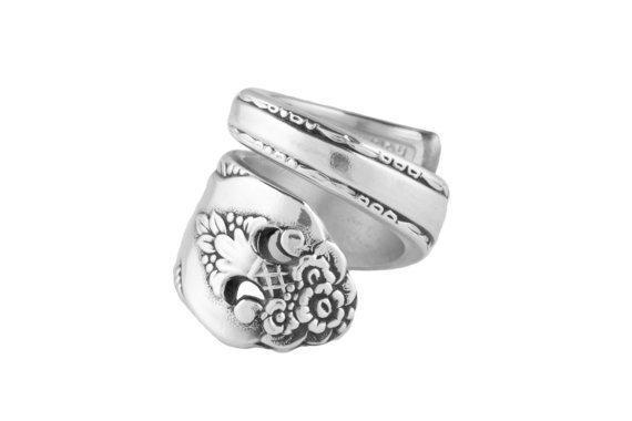 TheVintageSpoon's tweet photo. Silver Lovely Lady Spoon Ring https://t.co/Sry0e4TABG #etsy #etsymntt #echochic #upcycle https://t.co/ot5xHbqZ47