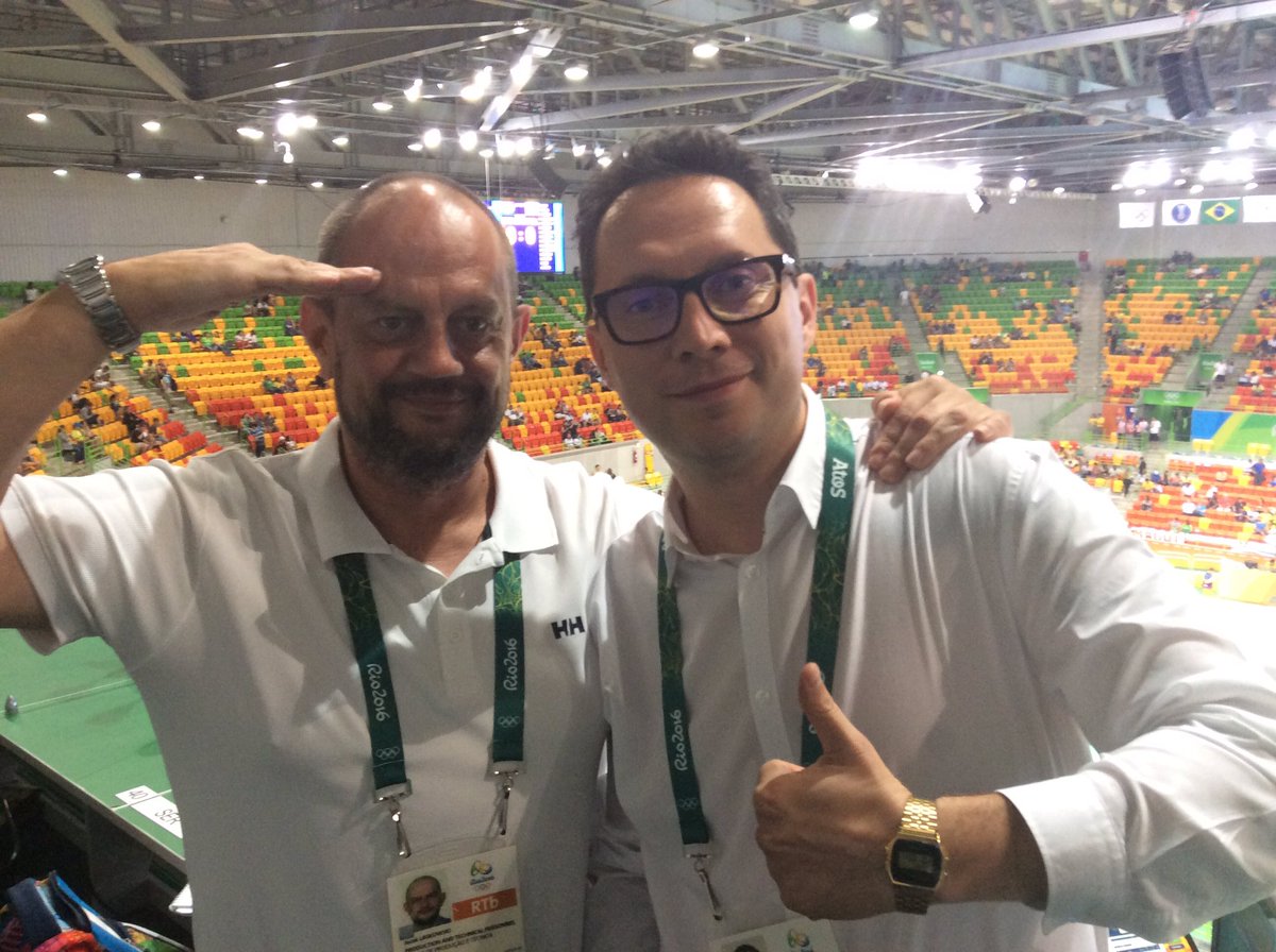 IwanskiMaciej's tweet photo. Polacy, do wykonania zadania! My wierzymy, że to możliwe 😎 nie śpimy, kibicujemy🇵🇱! #Rio2016 #reczna #CROPOL https://t.co/ktUohUkkLc