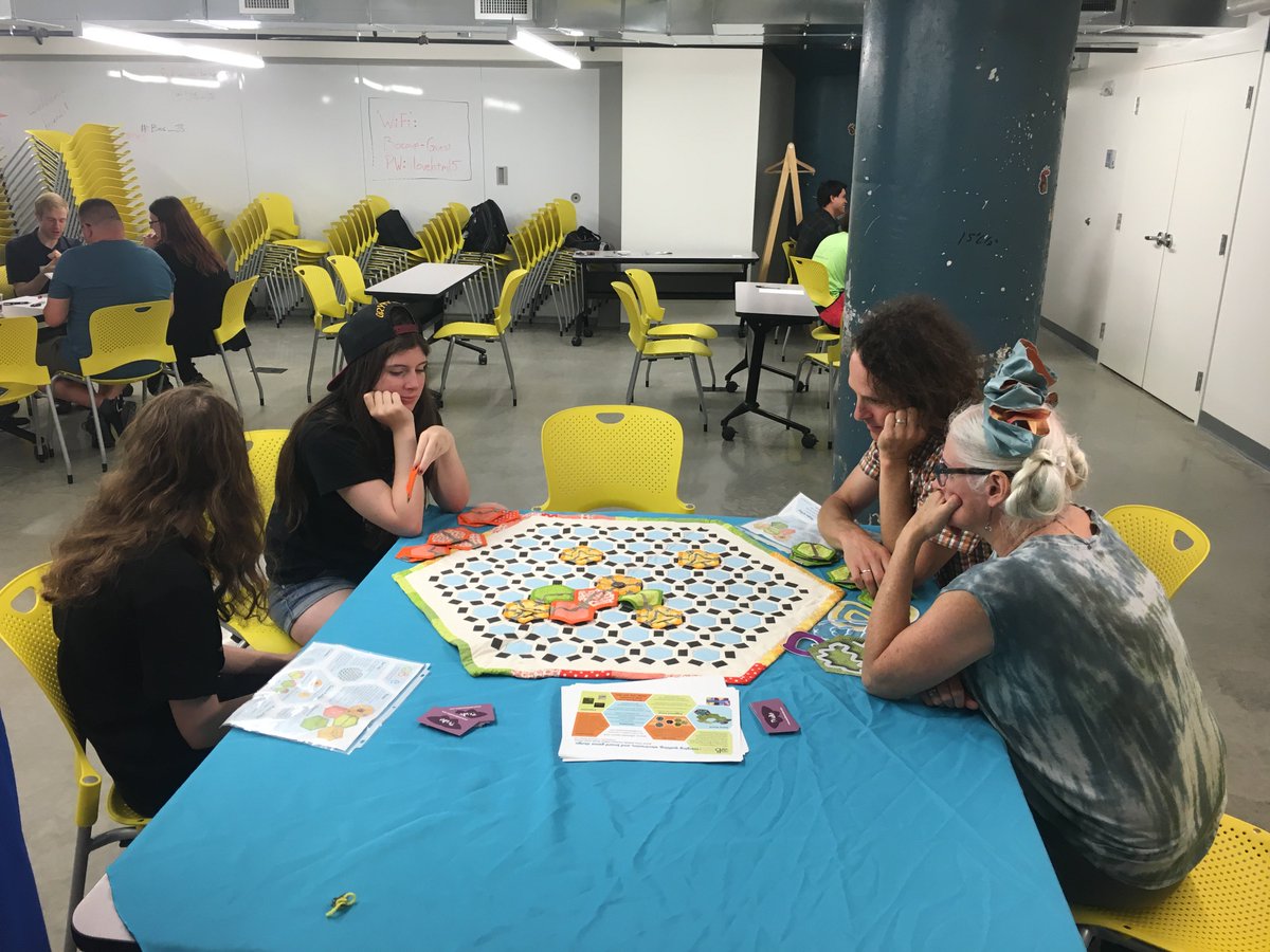 PaidiaStudios's tweet photo. Feel like having fun tonight? Find your way to @bocoup! #CLITar #eBee https://t.co/96GBEETBwK