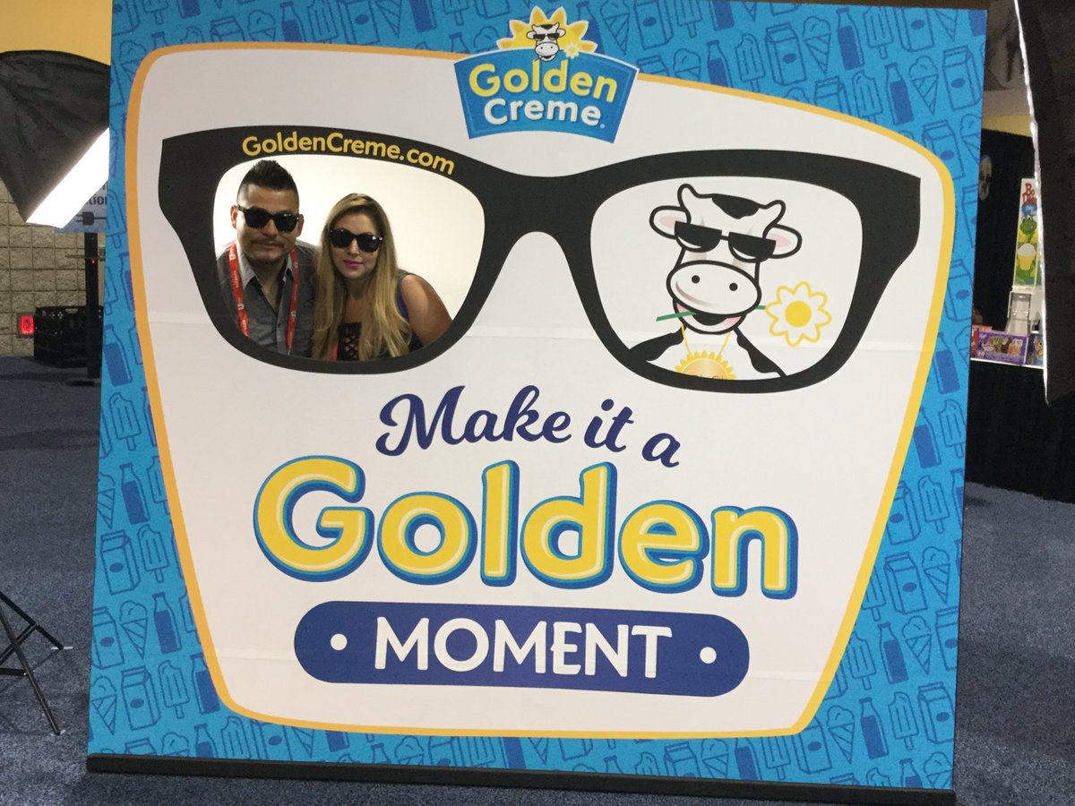 unifiedgrocers's tweet photo. Some more fun at #unifiedexpo2016 @golden_creme photo booth! https://t.co/iEXZXt5CRD