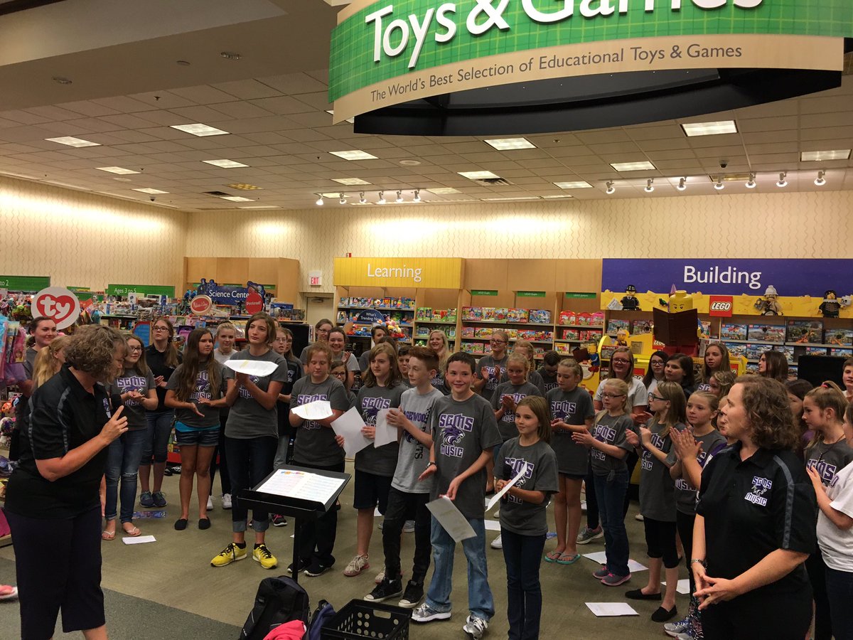 SagewoodMS's tweet photo. Come join us for our SGMS Bookfair at Barnes and Noble (Park Meadows) 8/17/16 #ReadW/PRIDE @dcsdk12 https://t.co/PSs3hnboPK
