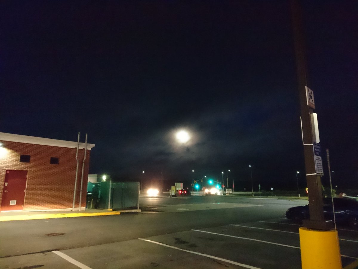 bedford_driver's tweet photo. The moon shining through the clouds in Tantallon. #moontweets https://t.co/JcsH9Yp1tN