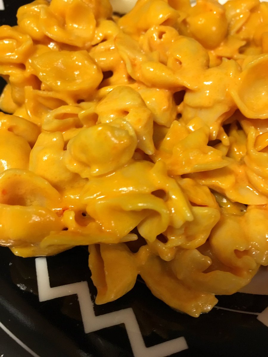 CheapEasyGFree's tweet image. Take a closer look at this deliciousness: new mac &amp;amp; cheese from @EatBanza. I love their #glutenfree chickpea pasta!