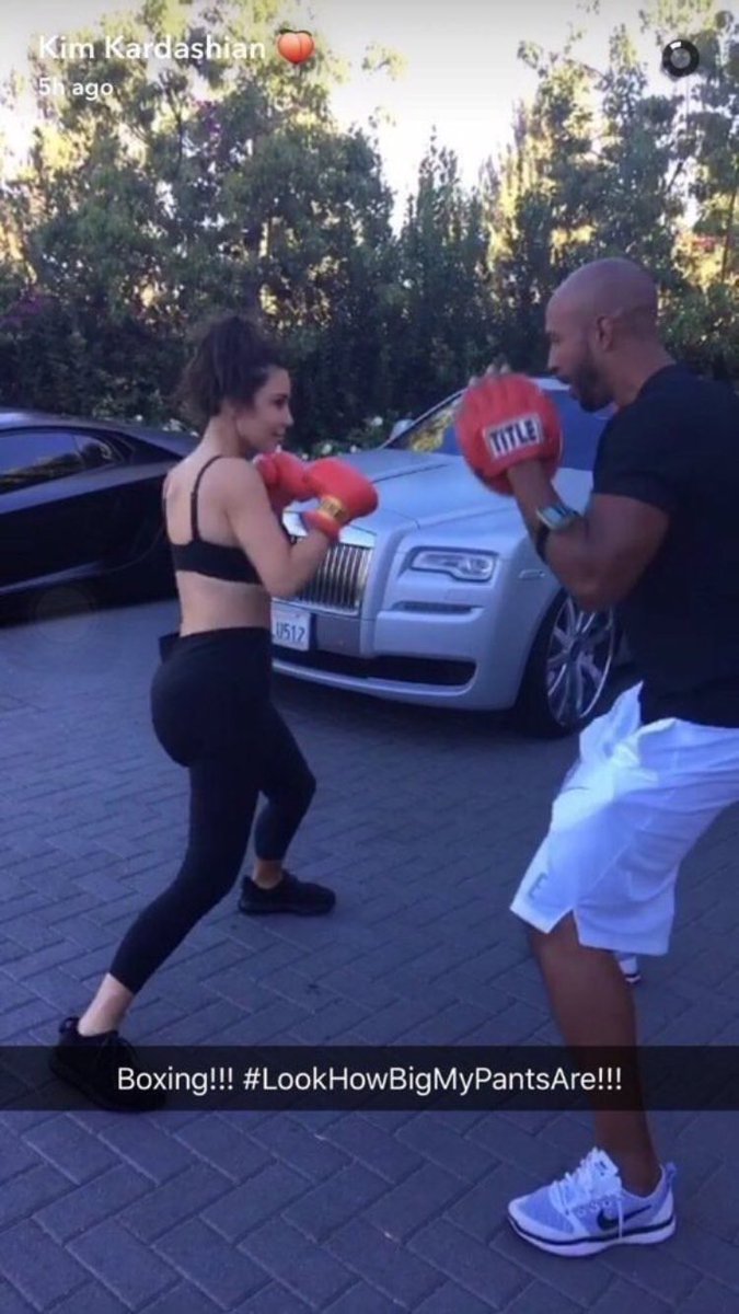 Kim K looks like she hasn't changed her diaper in weeks