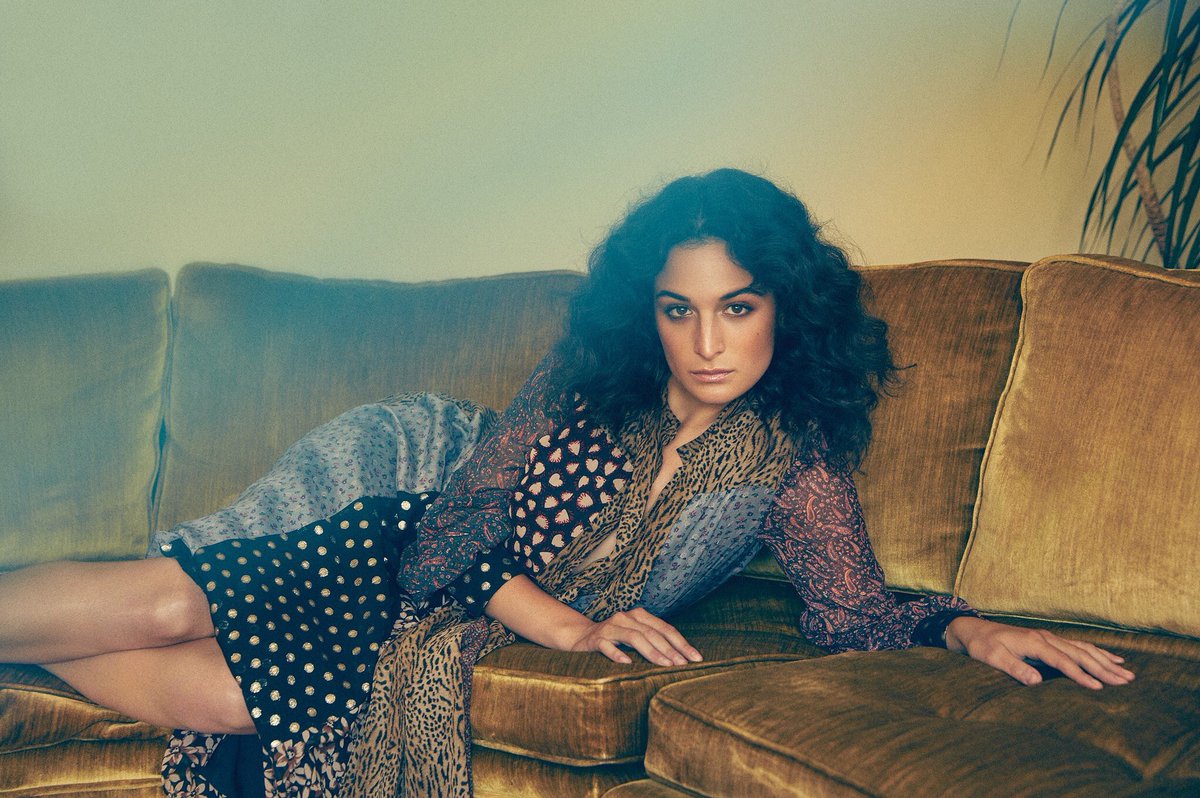 Am I the only one that thinks Jenny slate is a goddess 😍😍😍??