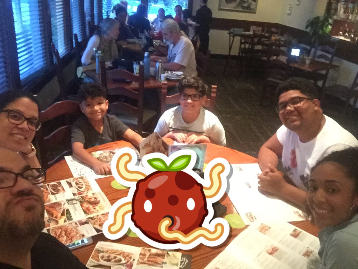 randomdadblog's tweet photo. Bubba's last dinner with us. He's off to Memphis tomorrow! (@ Olive Garden) https://t.co/GdFhZttVB4 https://t.co/EDKPNouUso
