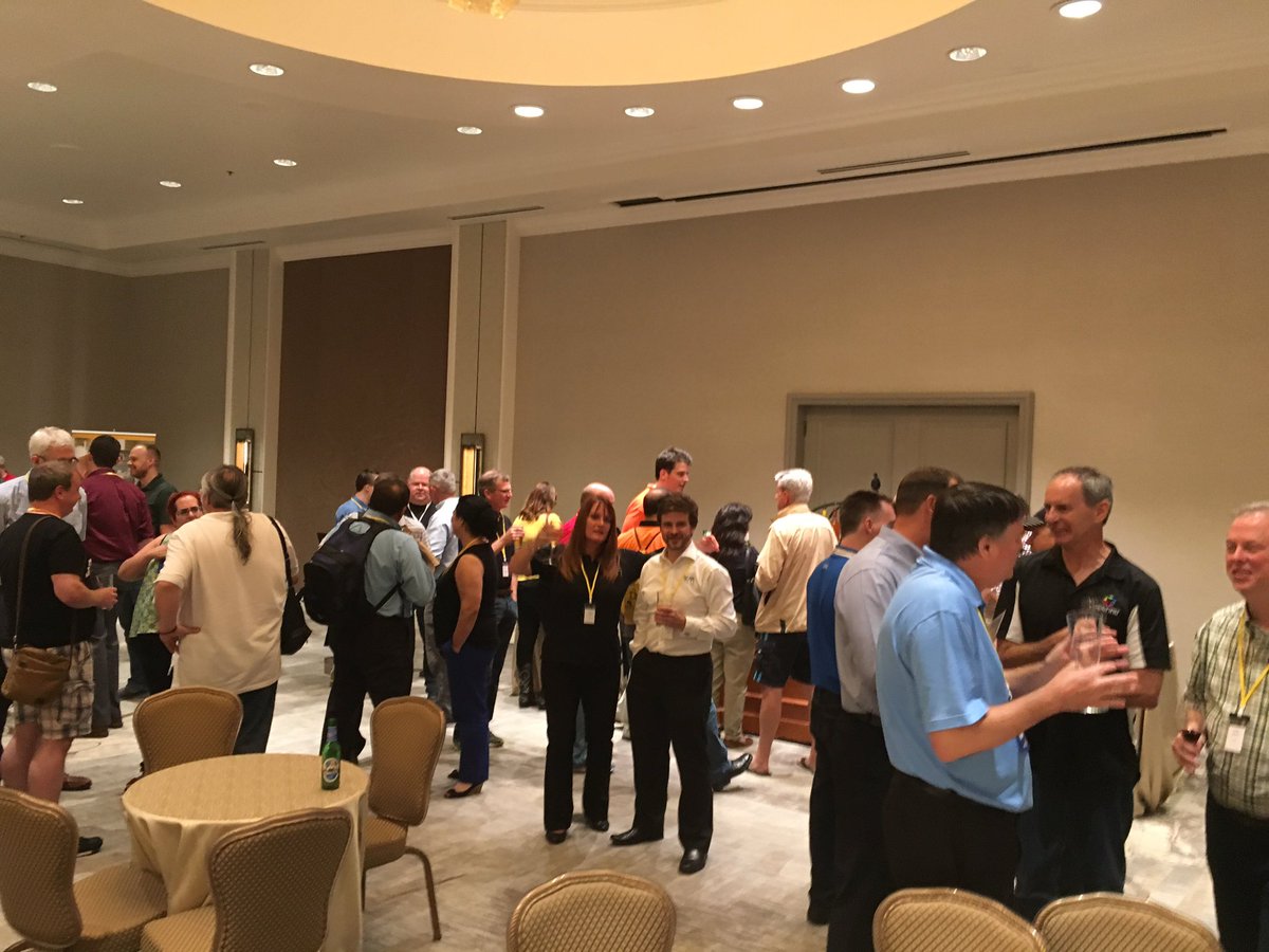 joinTiny's tweet image. A little bar work at #mwlug2016 via the Ephox booth #NewWayToCreate