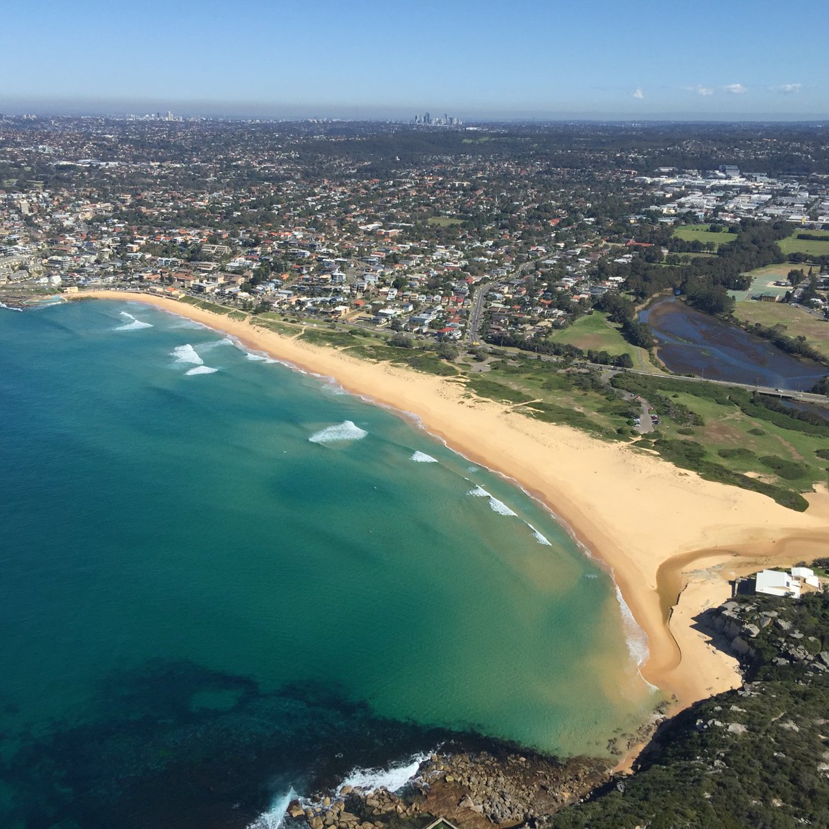 appliancesAU's tweet image. #Blimpy is busy searching #CurlCurl for @thatdanhill - too bad he&apos;s in the wrong state :( #tilwemeetagain #blimplove