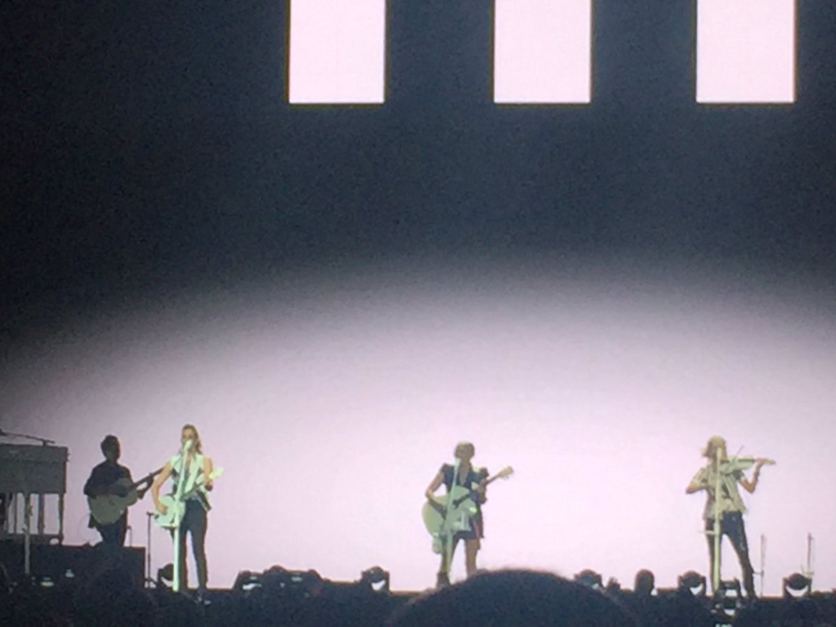 EmilyMabus's tweet photo. How cool is that?? ๐๐๐๐ #DCXNashville #dixiechicks2016 https://t.co/WLEpy6jRwA