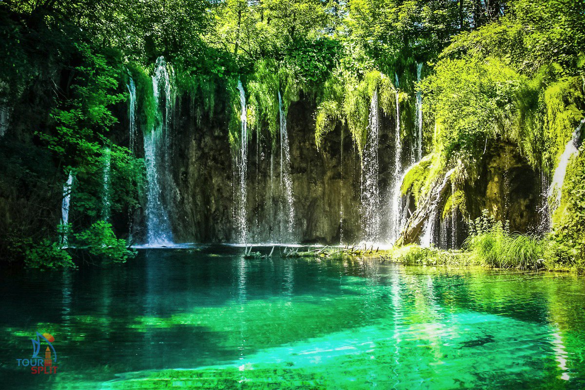 tour_split's tweet photo. Discover true colors of Croatia with us! #TourSplit #VisitCroatia #CroatiaFullOfLife #BeautifulCroatia https://t.co/LvBeQiln47