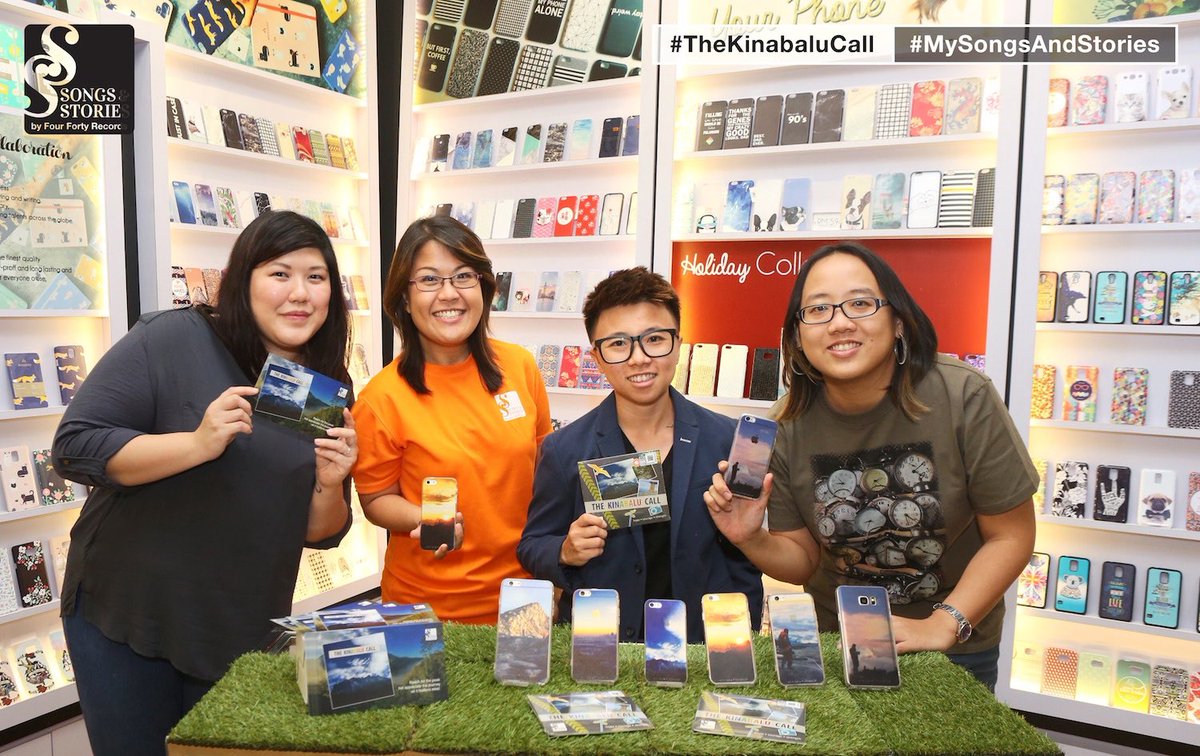 GinaYapLaiYoong's tweet photo. Produk baru #TheKinabaluCall dilancarkan hari ni. Mana kau suka? Layari https://t.co/lpWUEHmjfV #MySongsAndStories https://t.co/sPr7W9RByT