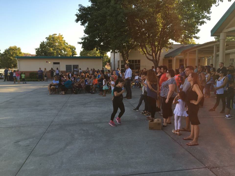 PrincipalPraest's tweet image. Coyote Family at Back to School Night! @NatomasParkElem @SOSCoatesK @SOSGarciaH @ScottDosick