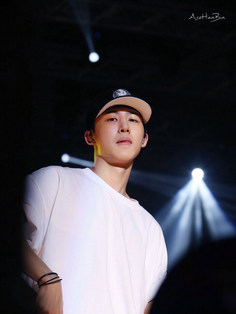 iKONIna_TV's tweet photo. [HQ] 160813 #Hanbin at #iKONCERTinMalaysia #iKONCERTinKL #SHOWTIMETOUR2016

cr. AceHanbin https://t.co/SyTALnxVW2