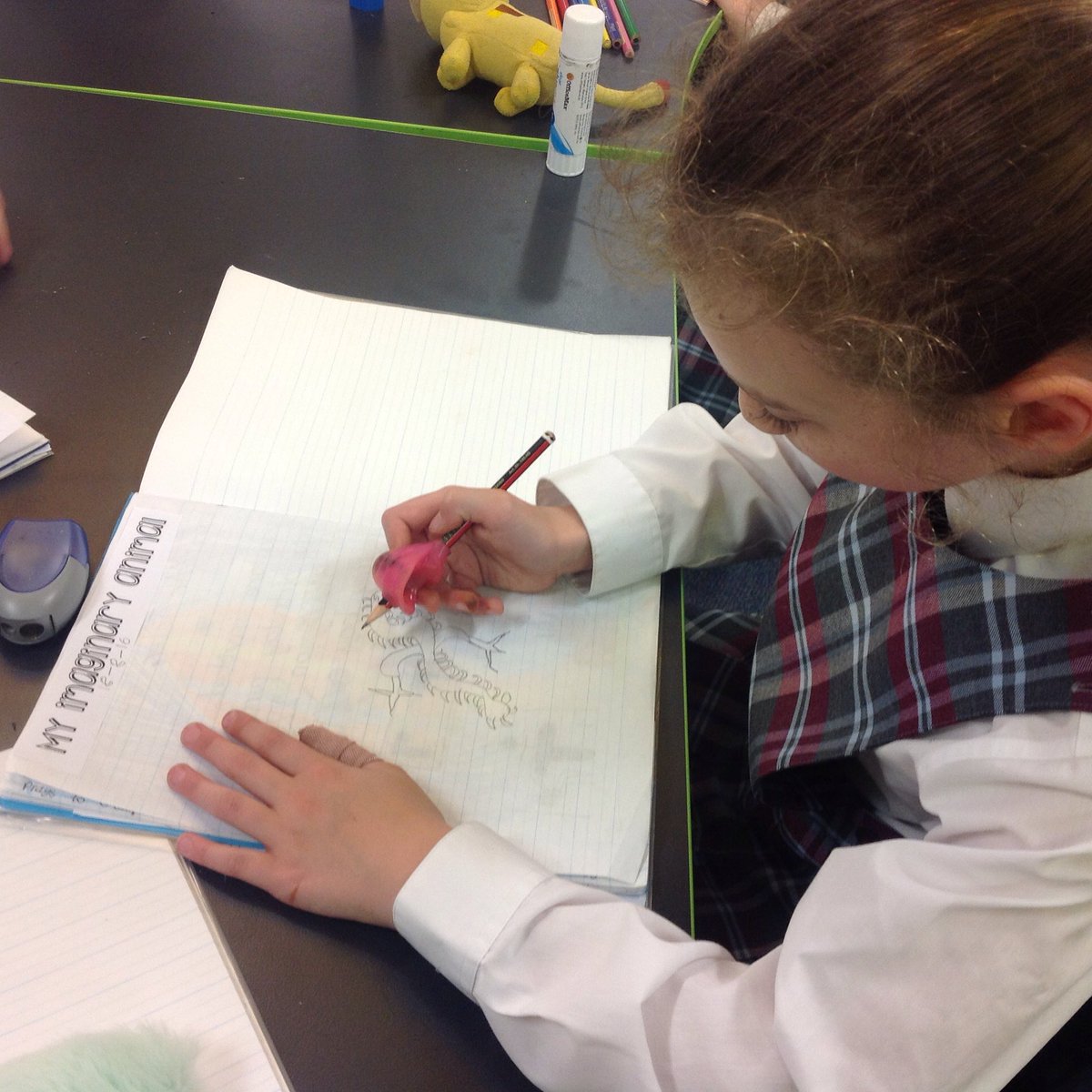 4_5TDGGLPS's tweet photo. Creating imaginary animals for STP, thinking about features, what it needs to grow &amp; change and  its habitat @gglps https://t.co/jbd2k9TkiH