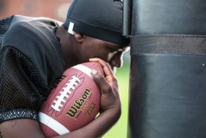 #MCAlum <a href="/joltsensor/">Jolt</a> helps parents and coaches track concussions in athletes hubs.ly/H041dBL0