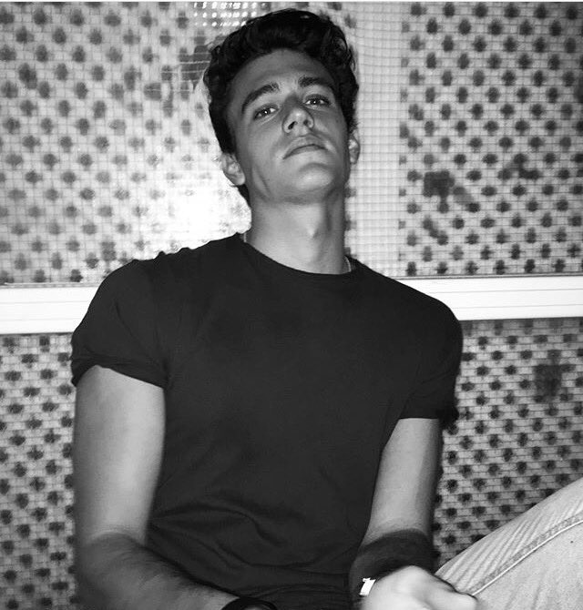 New fake....rt for ya boi?🤘🏼