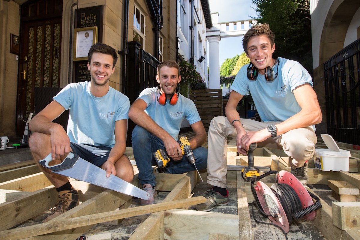 WA16PR's tweet image. Local chaps @TattonFencing  working away @TheBelleEpoque ’s exciting new outdoor space #knutsford #dining